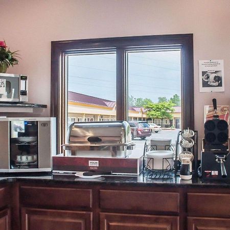 Amherst Inn & Suites Екстериор снимка