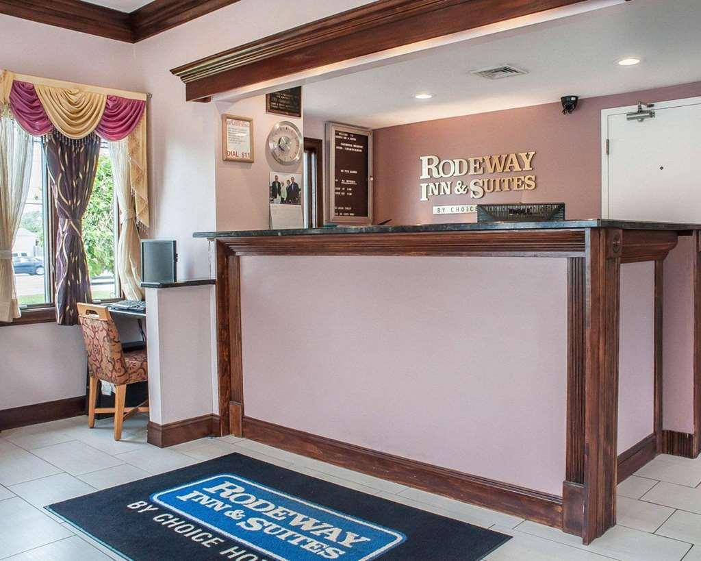 Amherst Inn & Suites Интериор снимка