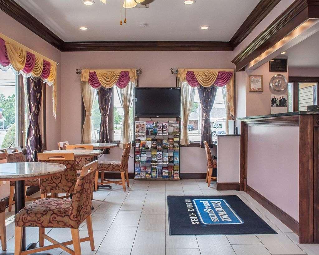 Amherst Inn & Suites Интериор снимка
