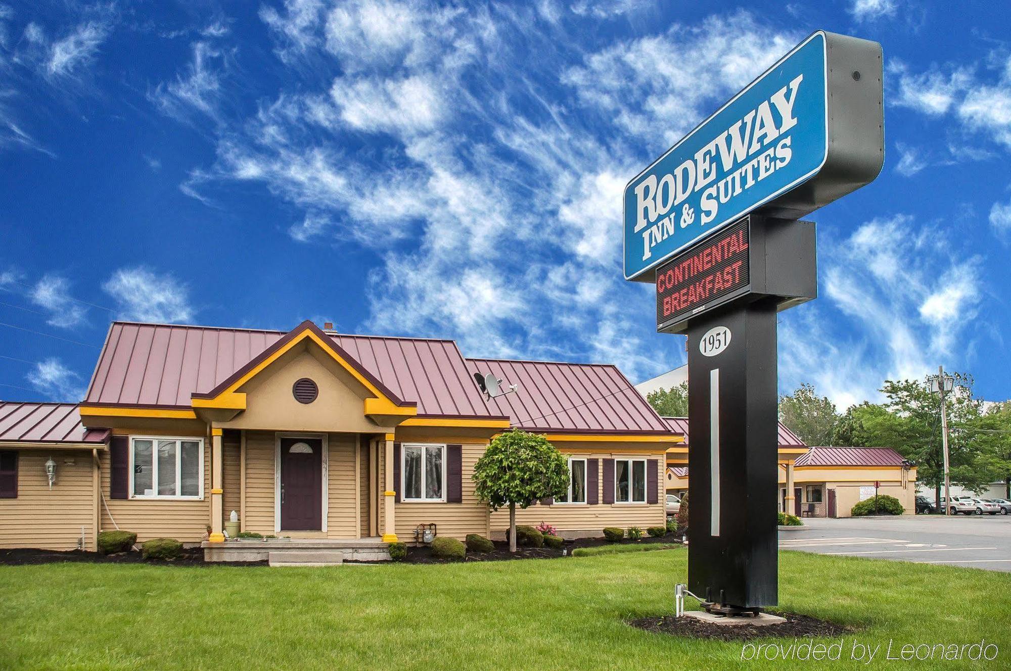 Amherst Inn & Suites Екстериор снимка