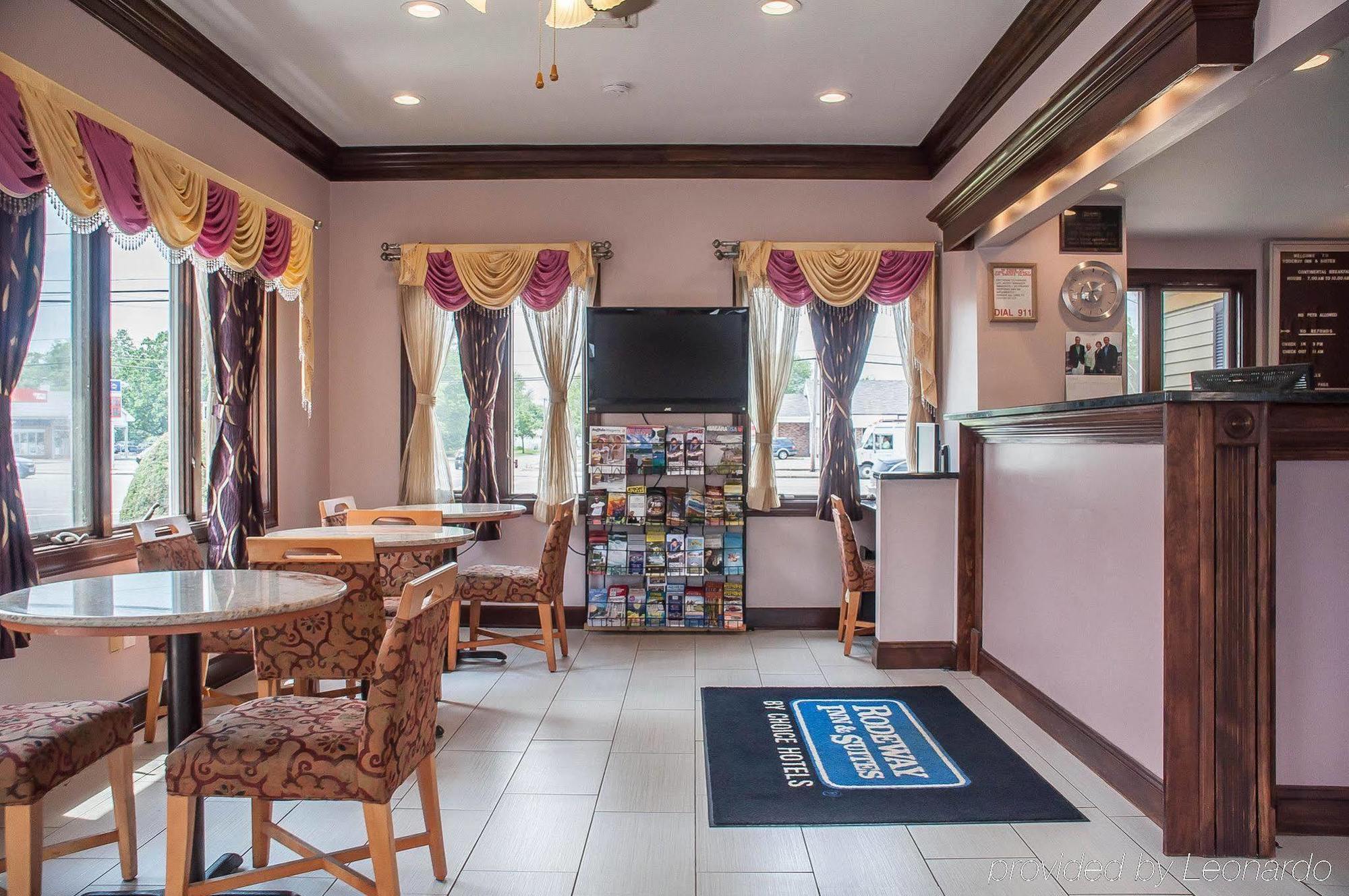 Amherst Inn & Suites Екстериор снимка